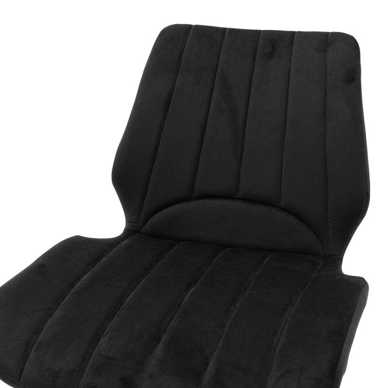 Модерно, естетско и уникатно трпезариско столче Chair Kapic со ергономско седиште од густо црно кадифе и стабилни засилени црни метални ногарки