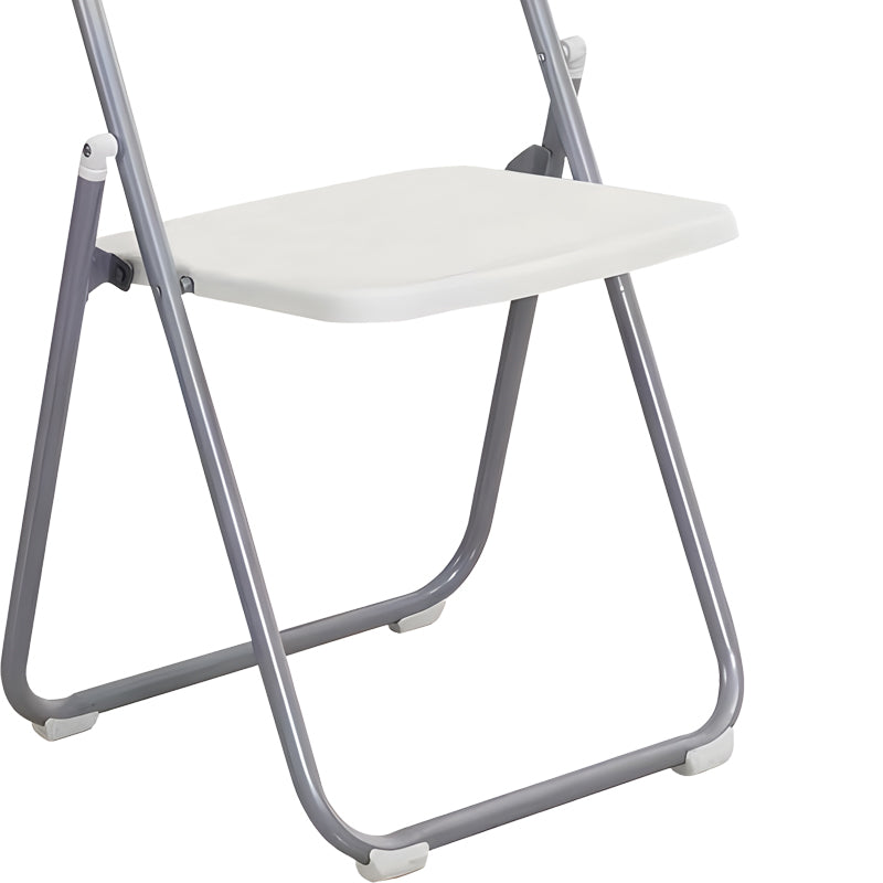 Модерен, естетски и уникатен преклопен стол Foldable chair Palic со седиште од зајакнат бел полипропилен и лесна преклопна сребрена рамка