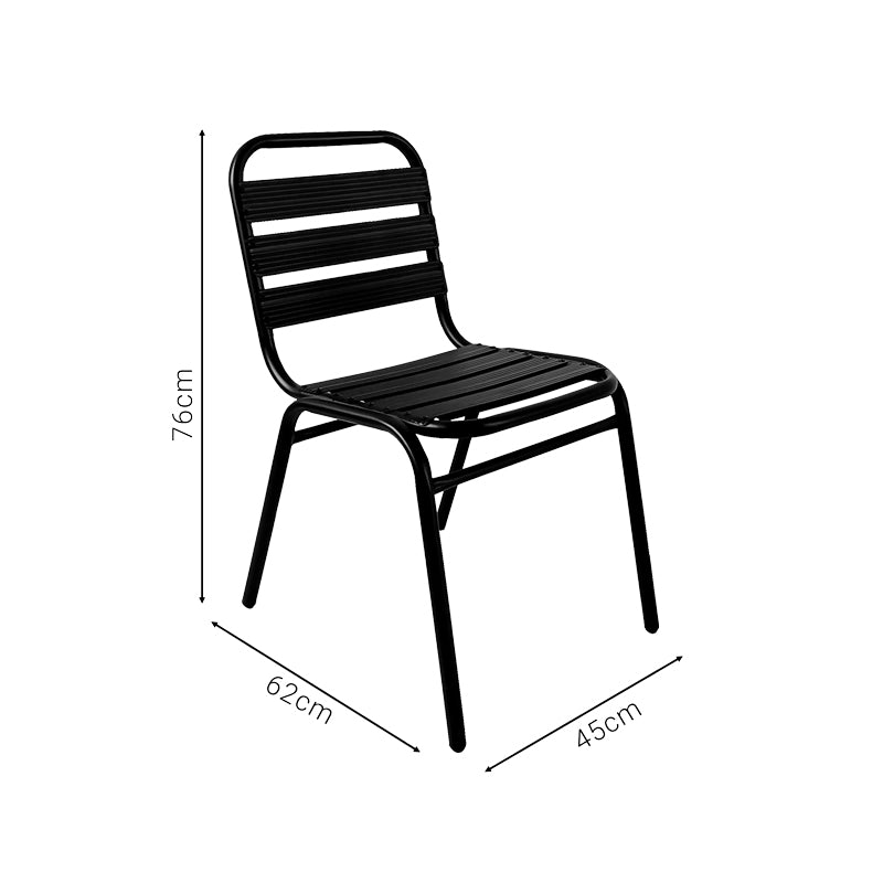 Модерно, естетско и уникатно лоунџ столче Chair Kadic со stackable функција, изработено од зајакнат црн метал и ергономско седиште од алуминиумски летви