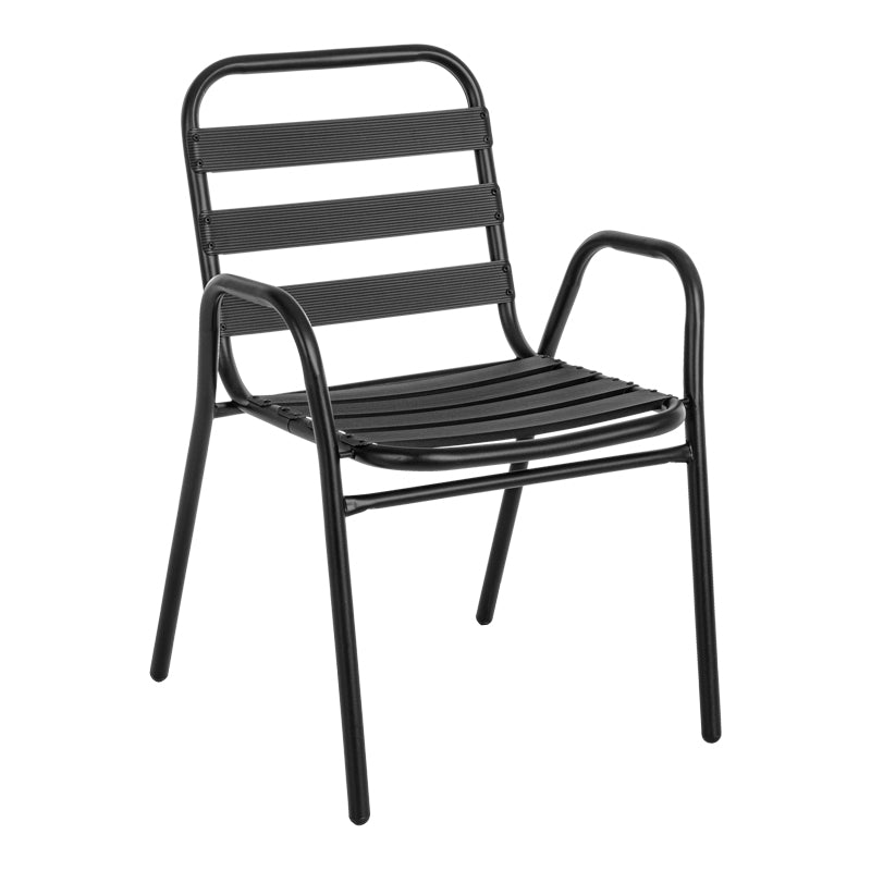 Модерна, естетска и уникатна лоунџ фотелја Armchair Kai со stackable функција, изработена од зајакнат црн метал, со интегрирани ракофати и седиште од алуминиумски летви