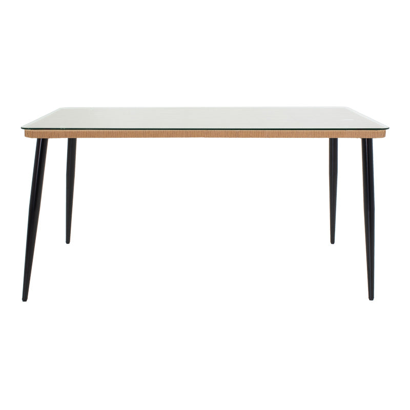 Голема правоаголна трпезариска маса Beldit со црна метална конструкција, површина од калено стакло и детали од природен ратан