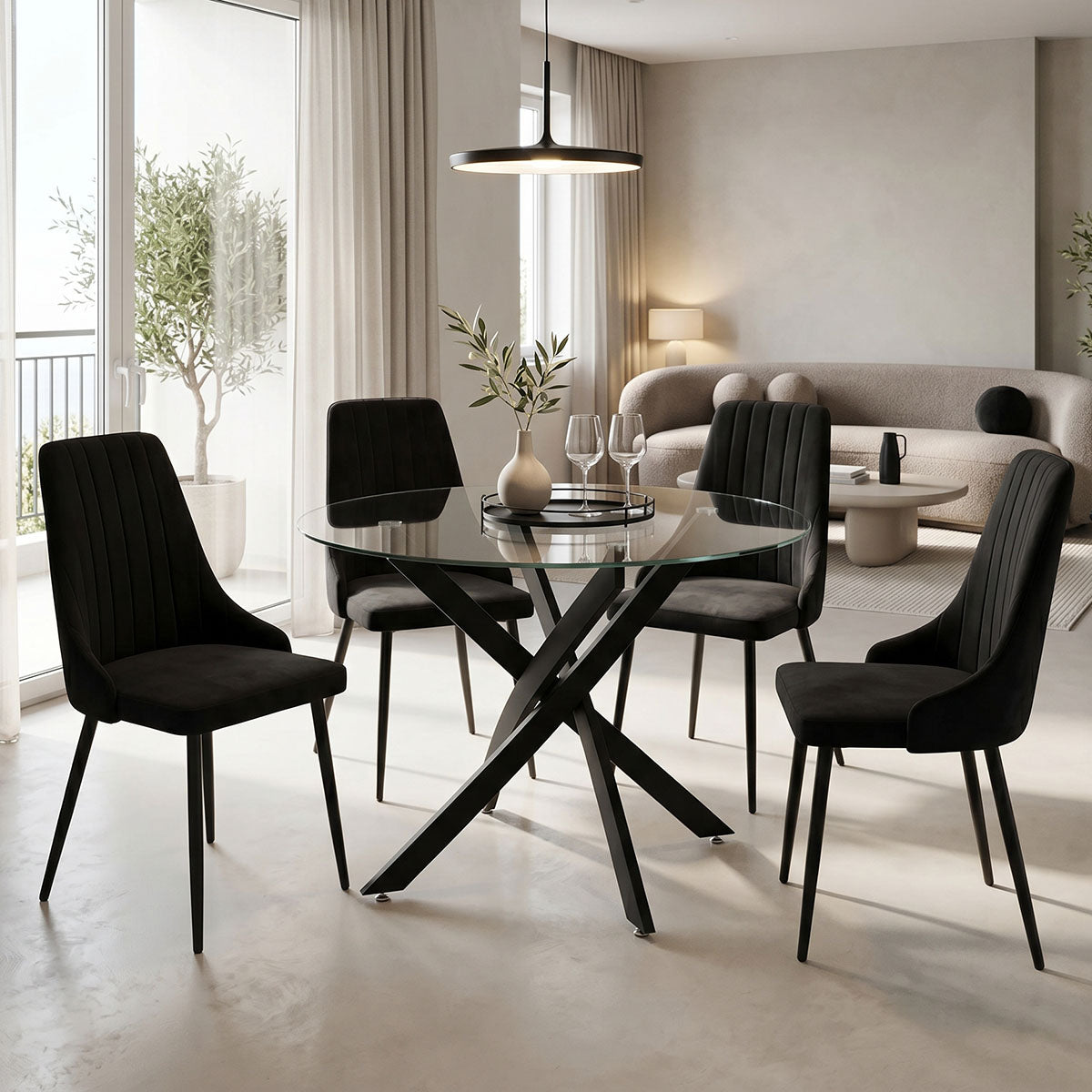 Модерен и луксузен трпезариски лоунџ сет Dining Room со тркалезна маса од калено проѕирно стакло Antoro и четири естетски црни столови Rareic со стабилна метална архитектура