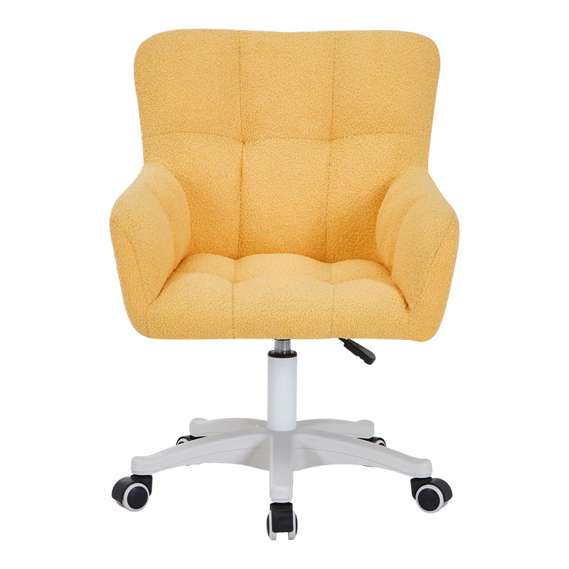 Модерна работна канцелариска столица Office Chair Vedara тапацирана со луксузно жолто букле со мека текстура, со засилена хромирана/црна база со тркалца