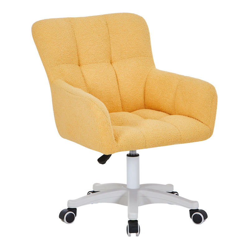 Модерна работна канцелариска столица Office Chair Vedara тапацирана со луксузно жолто букле со мека текстура, со засилена хромирана/црна база со тркалца