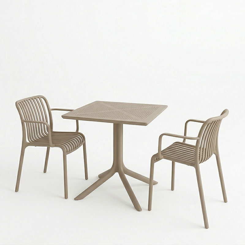 Модерен и паметен 3-делен трпезариски сет Dining Table Set Valic кој вклучува квадратна капучино маса со стабилна централна база и две ергономски лоунџ столици во иста нијанса