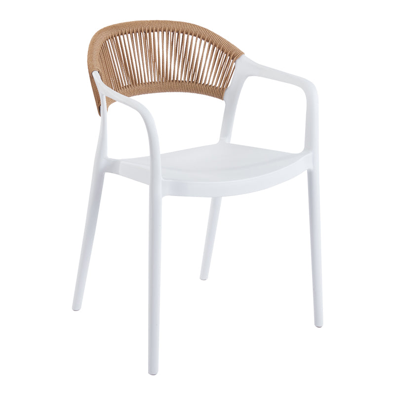 Модерна лоунџ фотелја Stackable Armchair Vedaly во чиста бела боја со ергономски потпирач во природен натур PE ратан декор и стакабилна структура што штеди простор