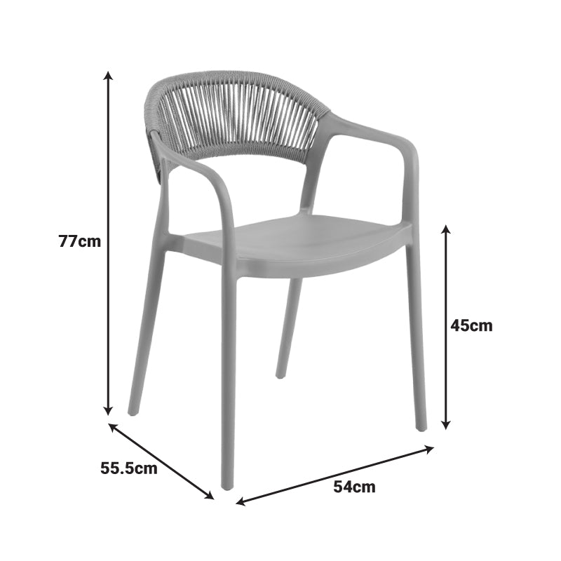 Модерна лоунџ фотелја Stackable Armchair Vedane во длабока мат црна боја со ергономски потпирач во природен натур PE ратан декор и стакабилна структура што штеди простор