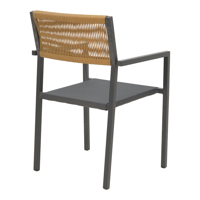 Модерна, естетска и уникатна лоунџ фотелја Aluminum armchair Jarrah со цврста антрацит алуминиумска рамка и густо ткаена Textilene површина во топла нијанса на природен ратан