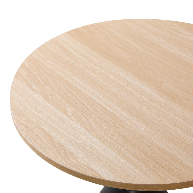 Модерен лоунџ сет Coffee Table Vedain од две тркалезни клуб масички со различна висина, со цврсти метални црни бази и горни плочи во природен натур дрво декор